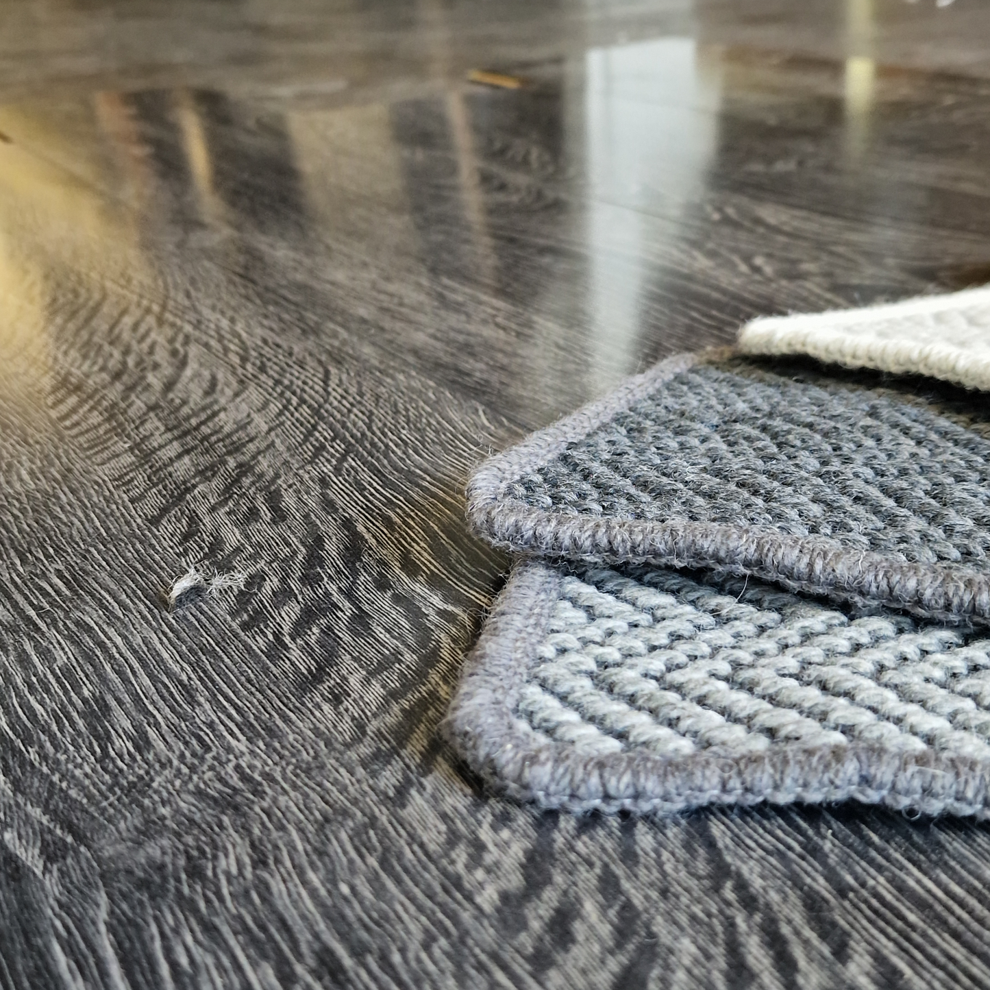 High Gloss Black Granite 8mm Laminate Flooring