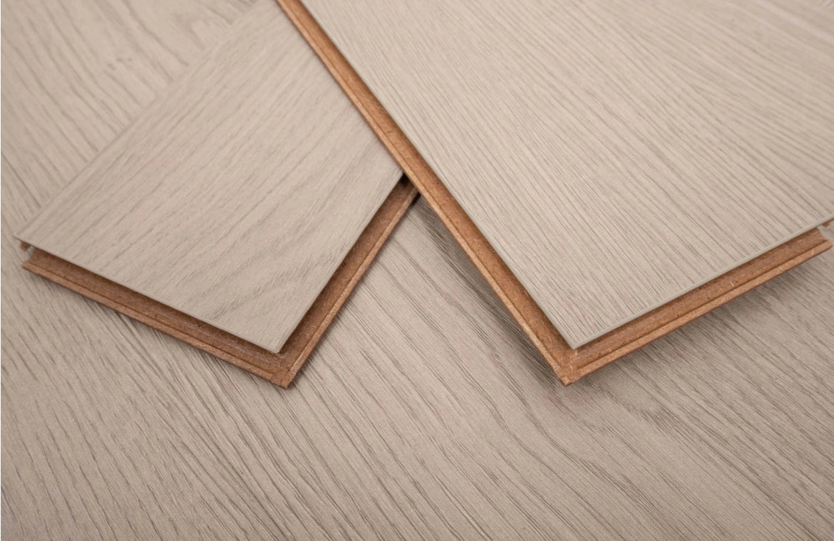 kingsley-8mm-whitford-oak-herringbone-laminate-flooring-7