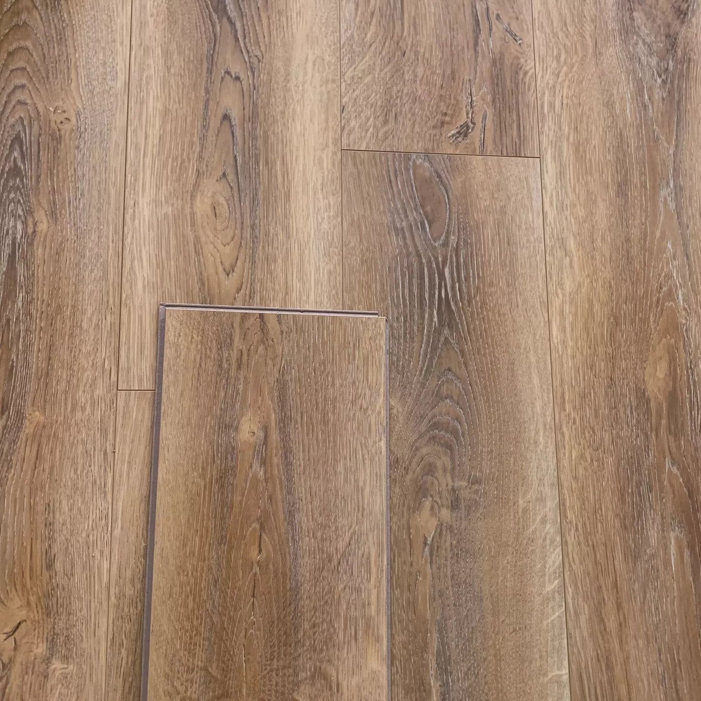 High Gloss Barrel Oak 8mm Laminate Flooring