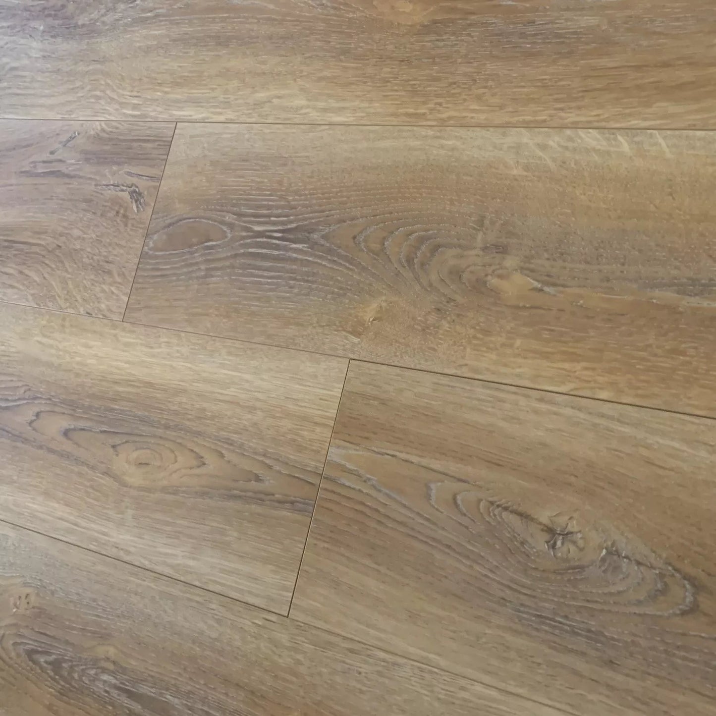 High Gloss Barrel Oak 8mm Laminate Flooring