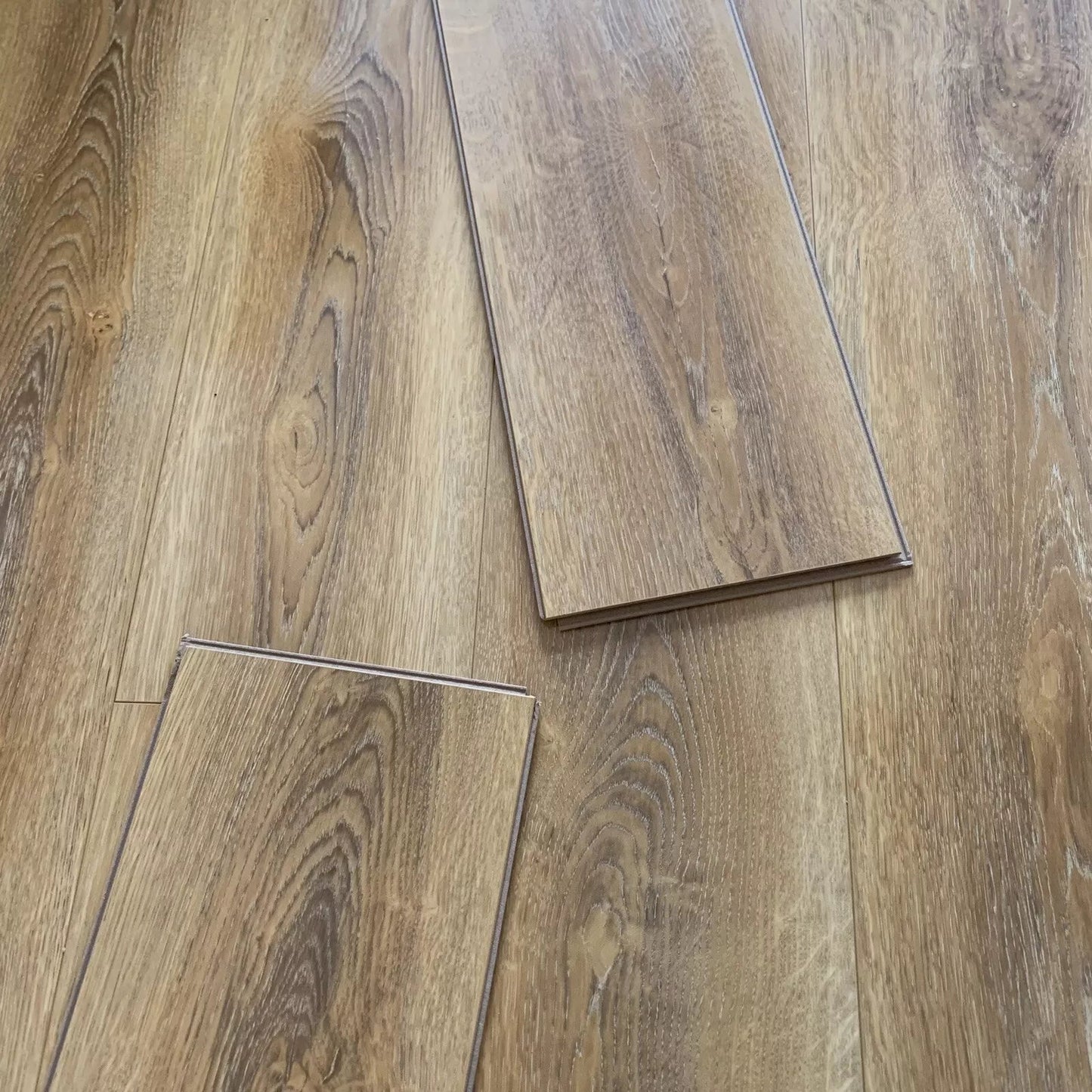 High Gloss Barrel Oak 8mm Laminate Flooring