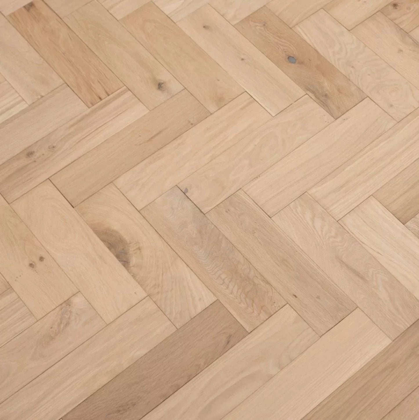 pinehurst-herringbone-oak-engineered-wood-flooring