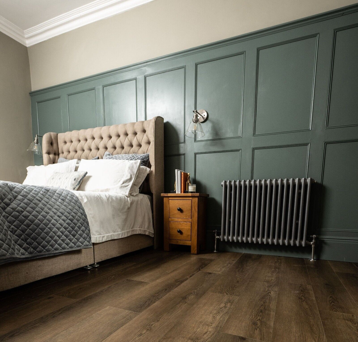 Sovereign Nutwood Oak Vinyl Click Flooring