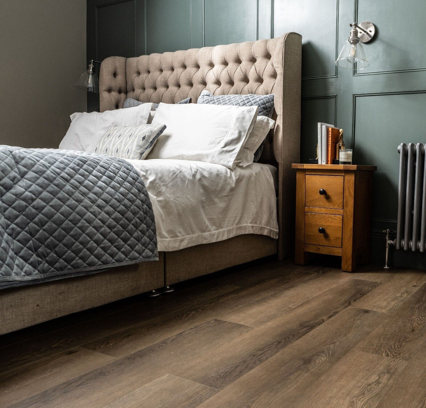 Sovereign Nutwood Oak Vinyl Click Flooring