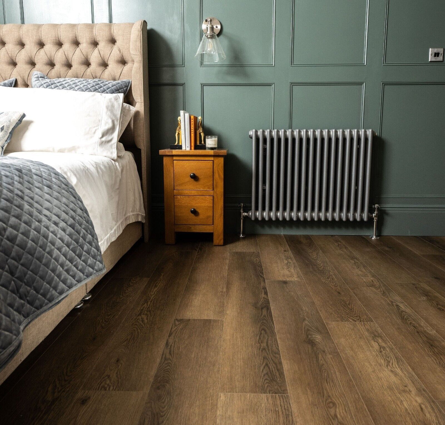 Sovereign Nutwood Oak Vinyl Click Flooring